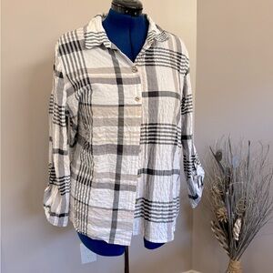 “Wrinkled look” fun, button-down shirt